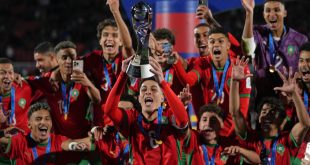La nazionale del Marocco U20 solleva la Coppa del Mondo dopo la vittoria 2-0 contro l’Argentina a Santiago del Cile.